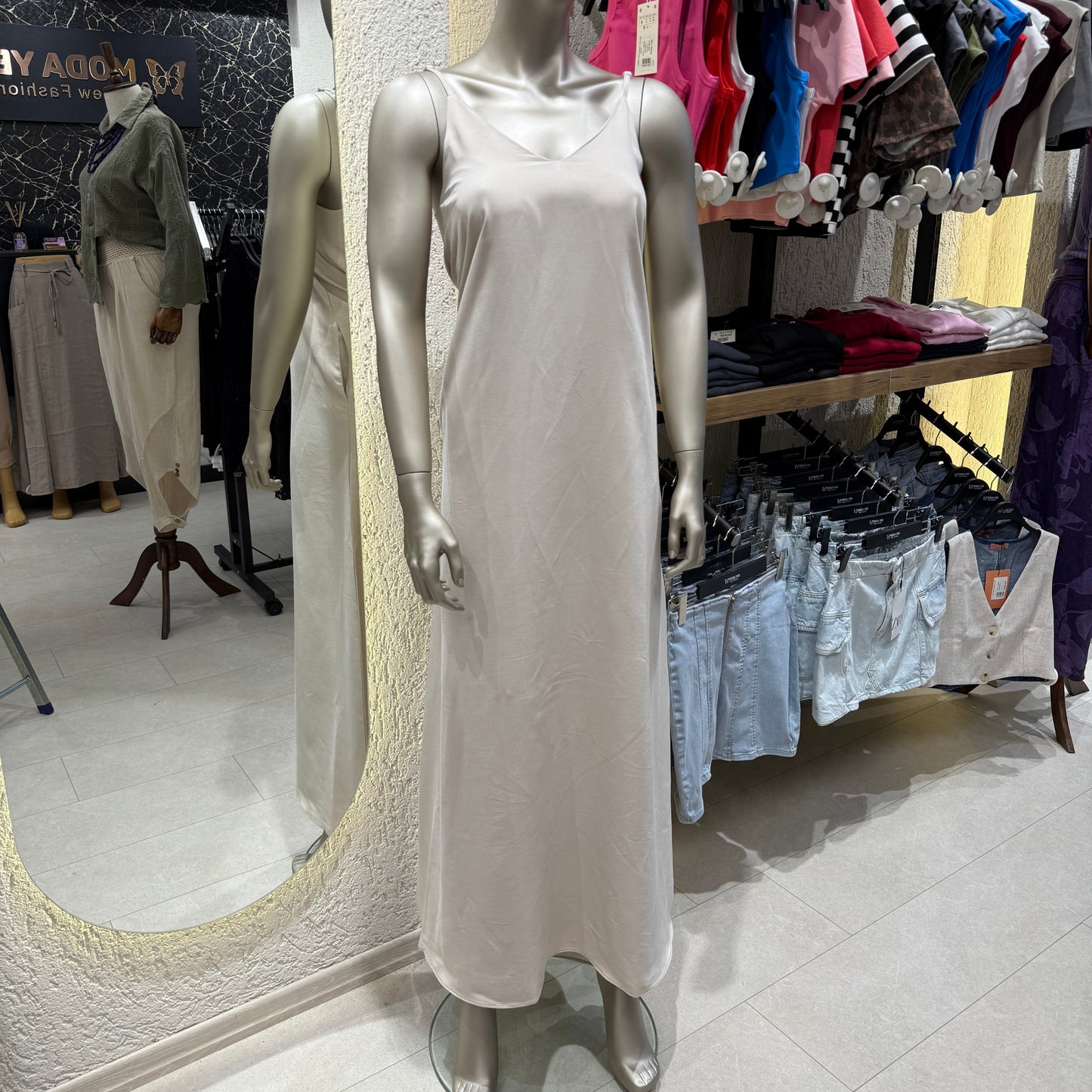 “Efil Efil” V Yaka Elbise