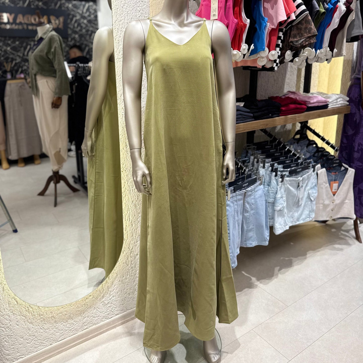 “Efil Efil” V Yaka Elbise