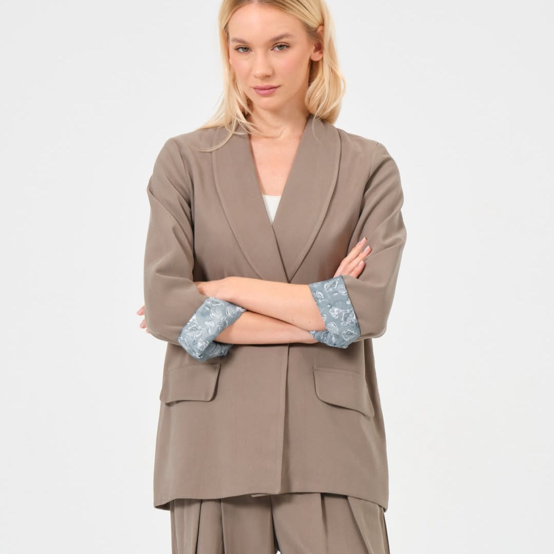 “Zarif Dokunuş” Bej Ceket